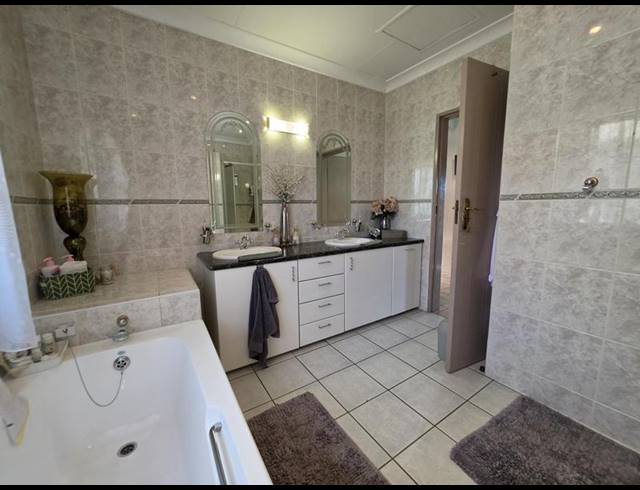 5 BEDROOM HOUSE FOR SALE IN MEYERSDAL